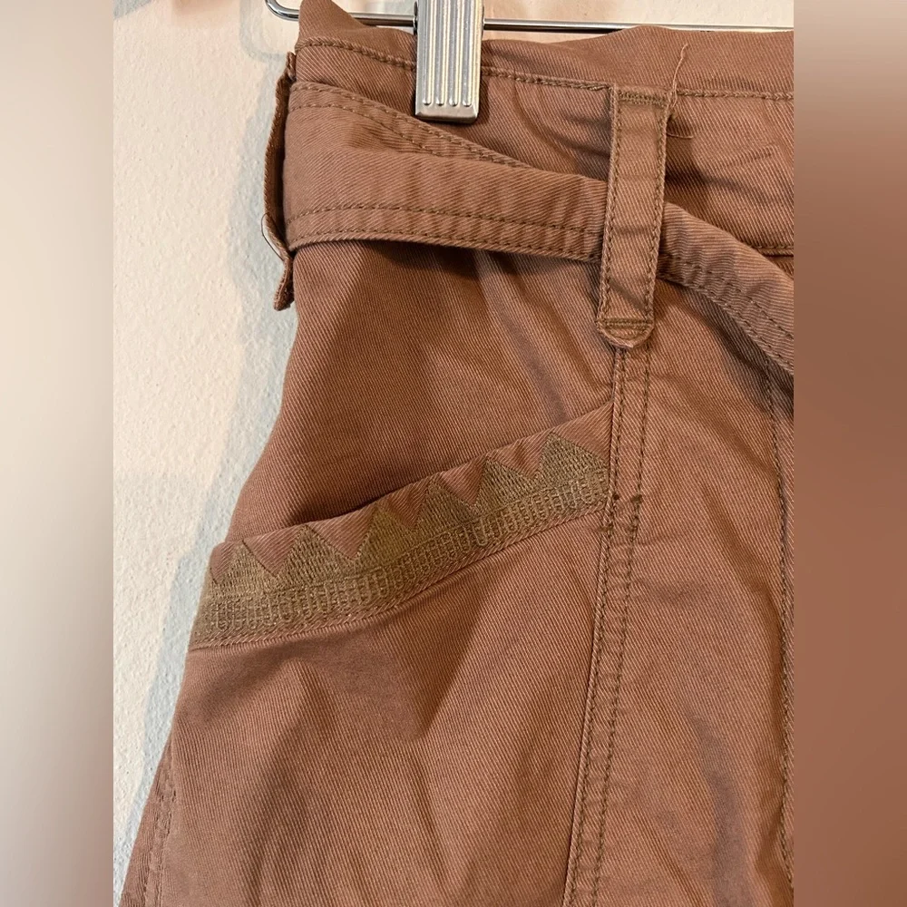 Anthropologie Ellie Utility Trousers
Pants Women's size 0 Brown
Embroidered Belt - Picture 7 of 9